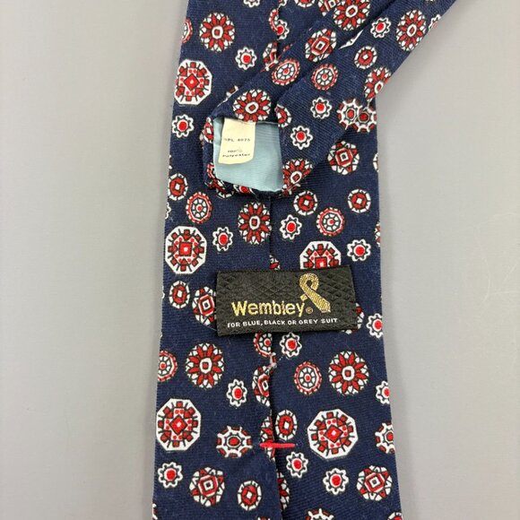Wembley Navy / White / Red Floral Men's Tie 4" x 57" Vintage - Picture 3 of 3